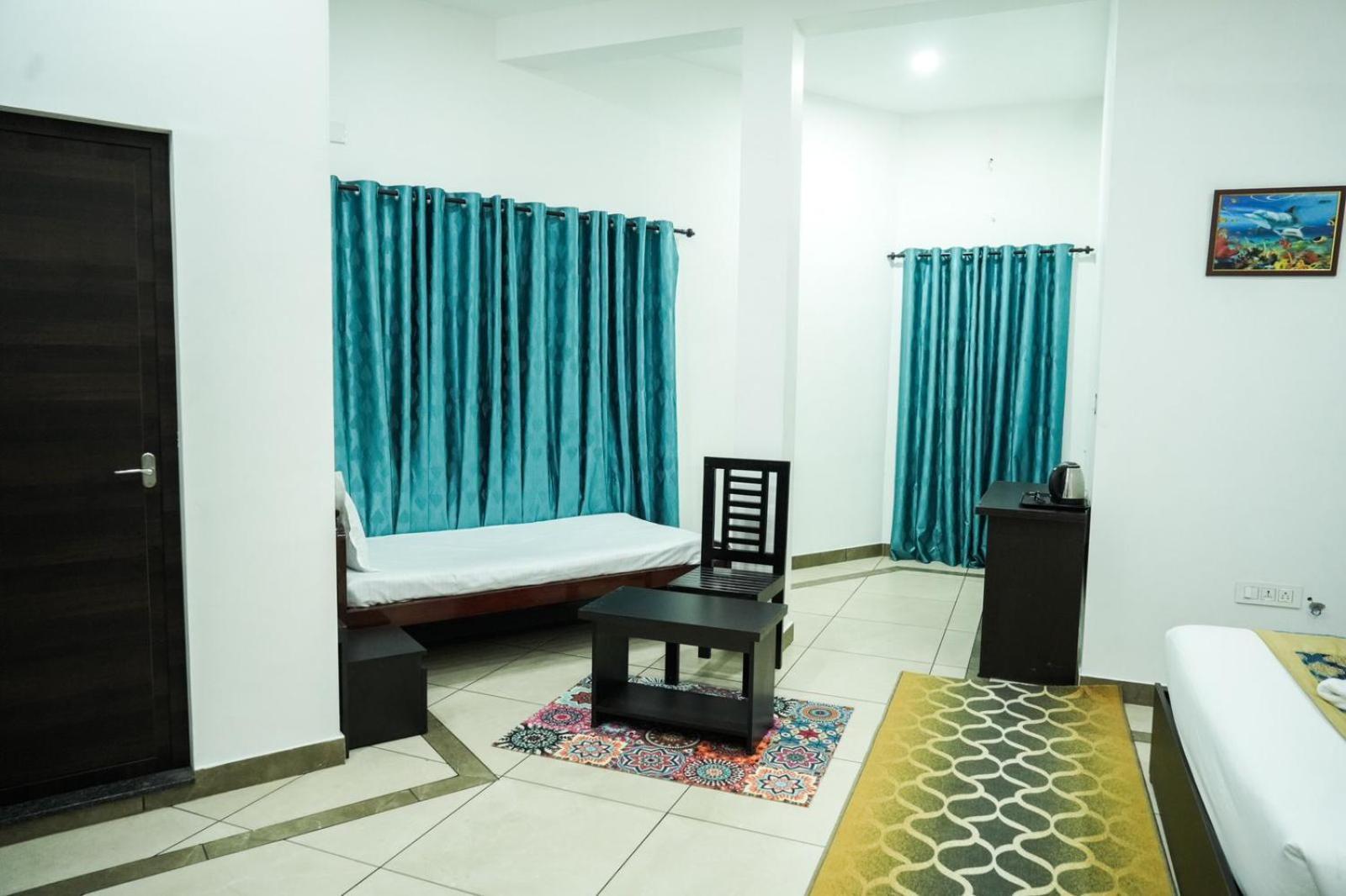 Hotel Sea View In Vypin Bagian luar foto