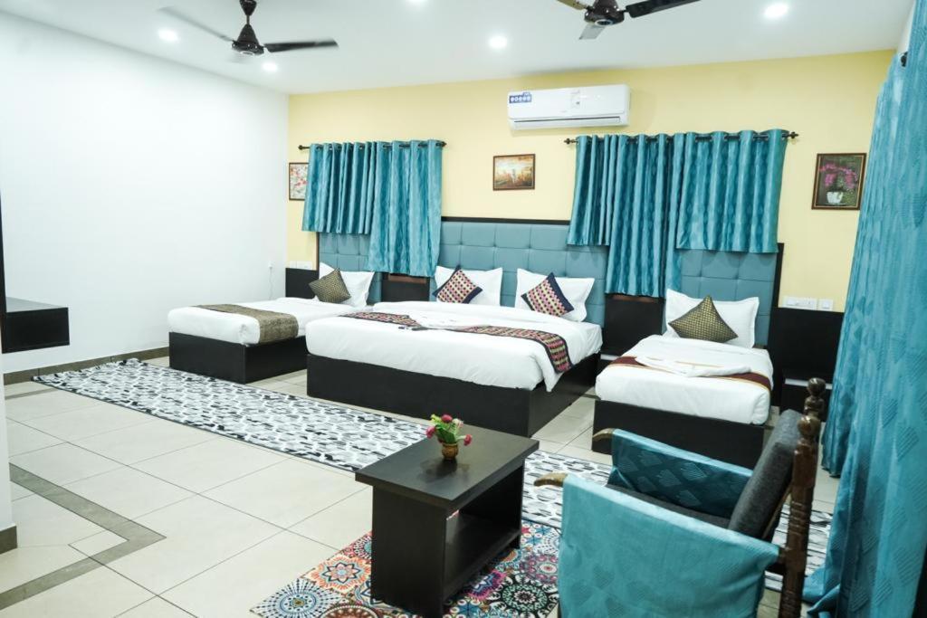 Hotel Sea View In Vypin Bagian luar foto