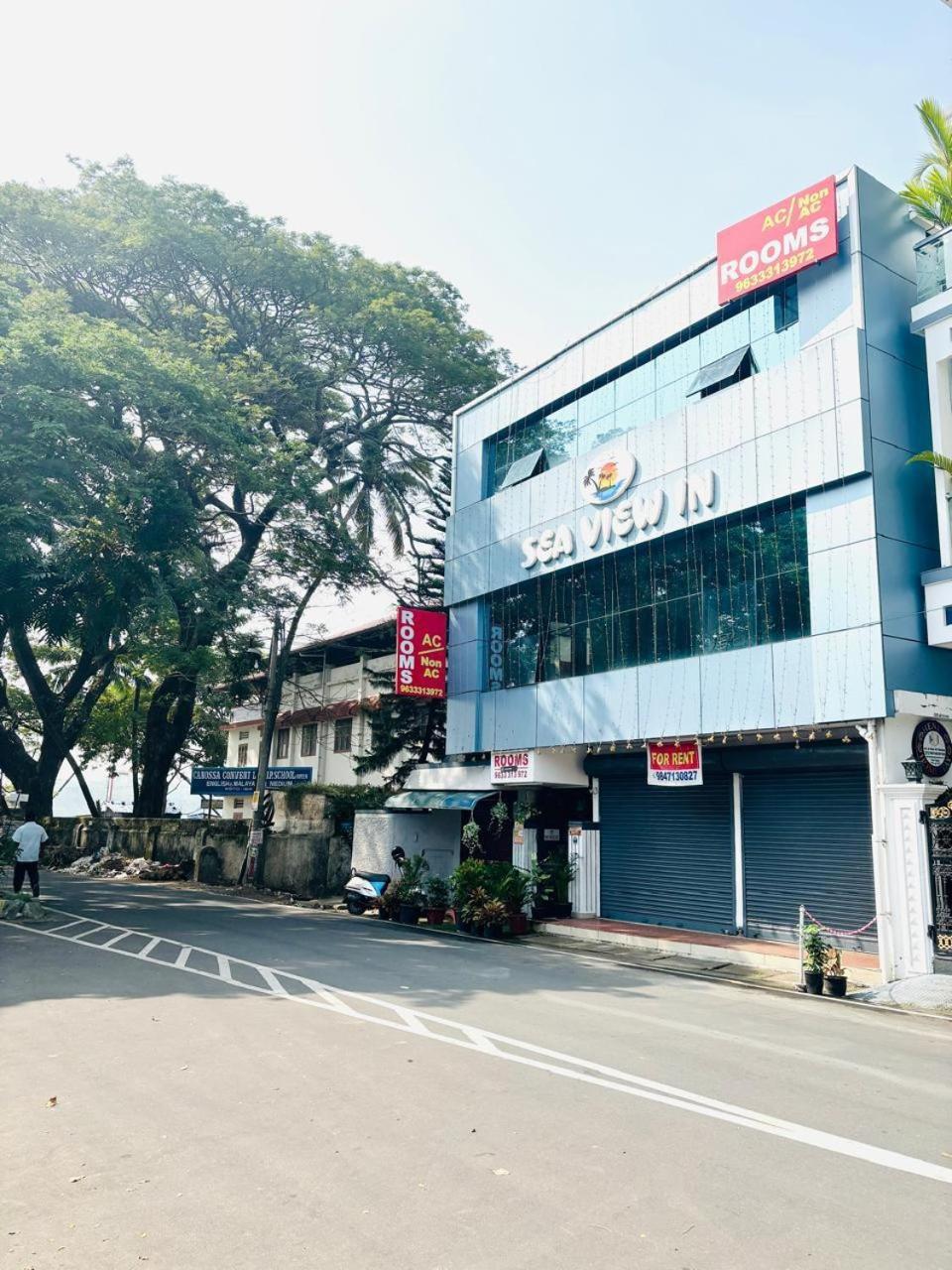 Hotel Sea View In Vypin Bagian luar foto